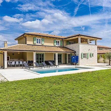 Luxurious In * Sivati