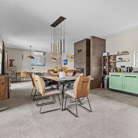Semesterbostad Luxurious In